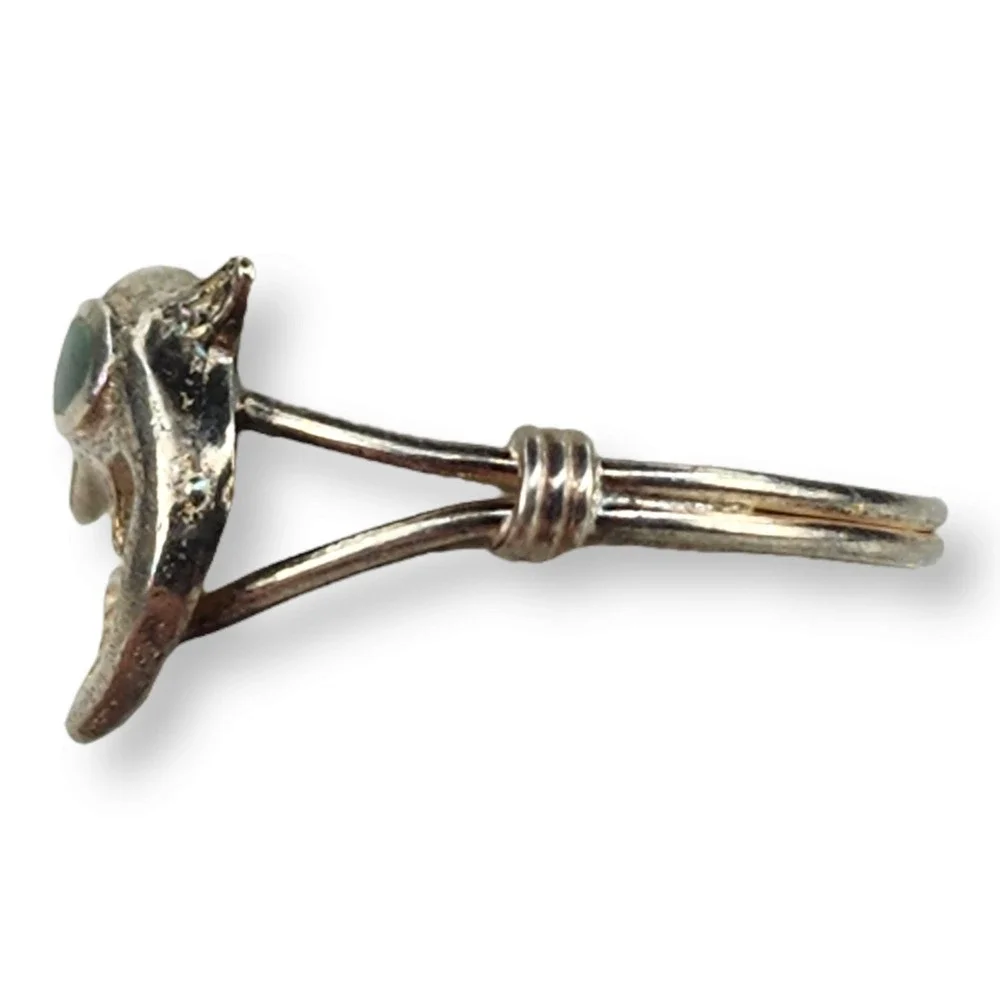 Tiny Vintage Sterling Silver 925 Green Stone‎ Dolphin Ring Size 4.5